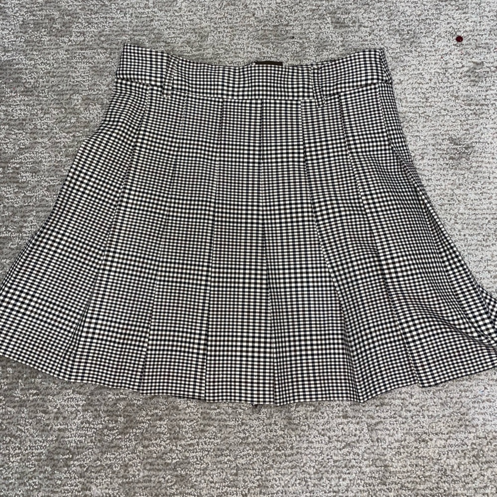 Chic Black and White Checkered Mini Skirt